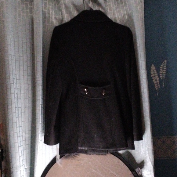 Women's Coat - Picture 4 of 4
